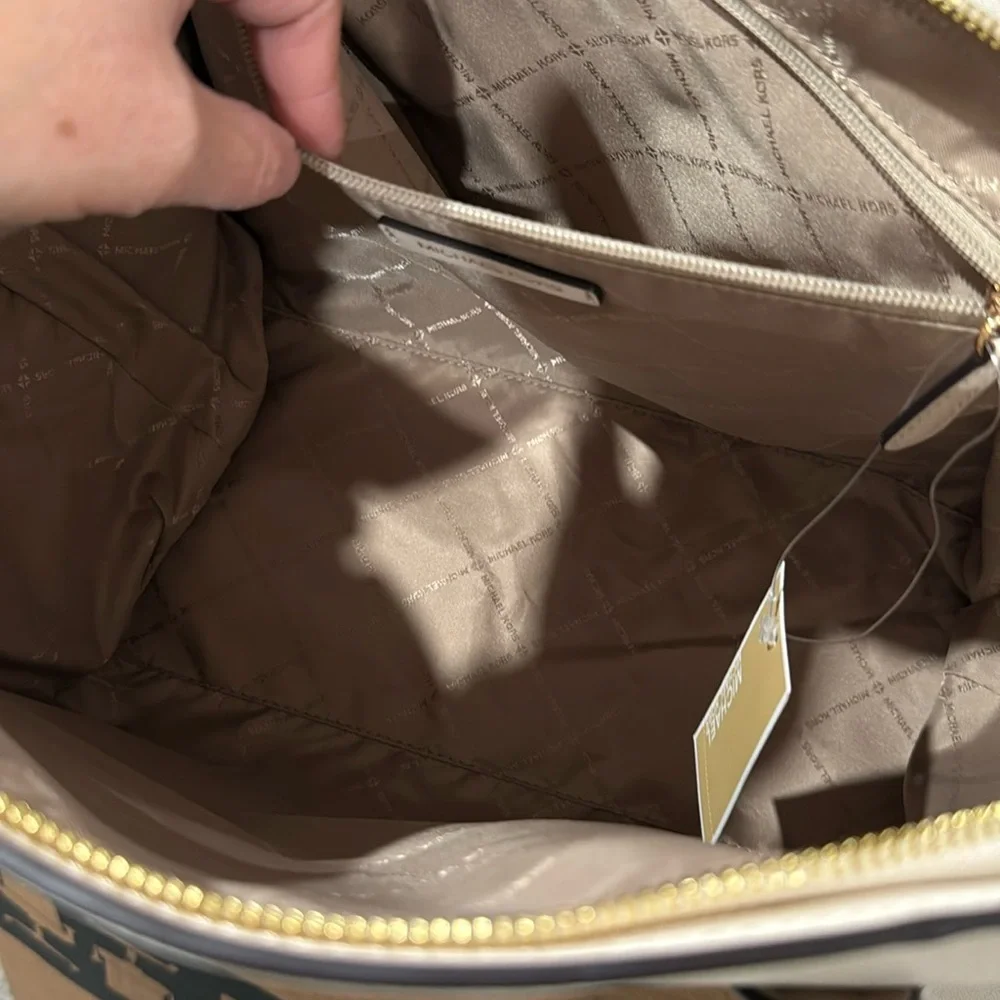 Michael Kors Cream Large Tote Bag - Picture 3 of 8